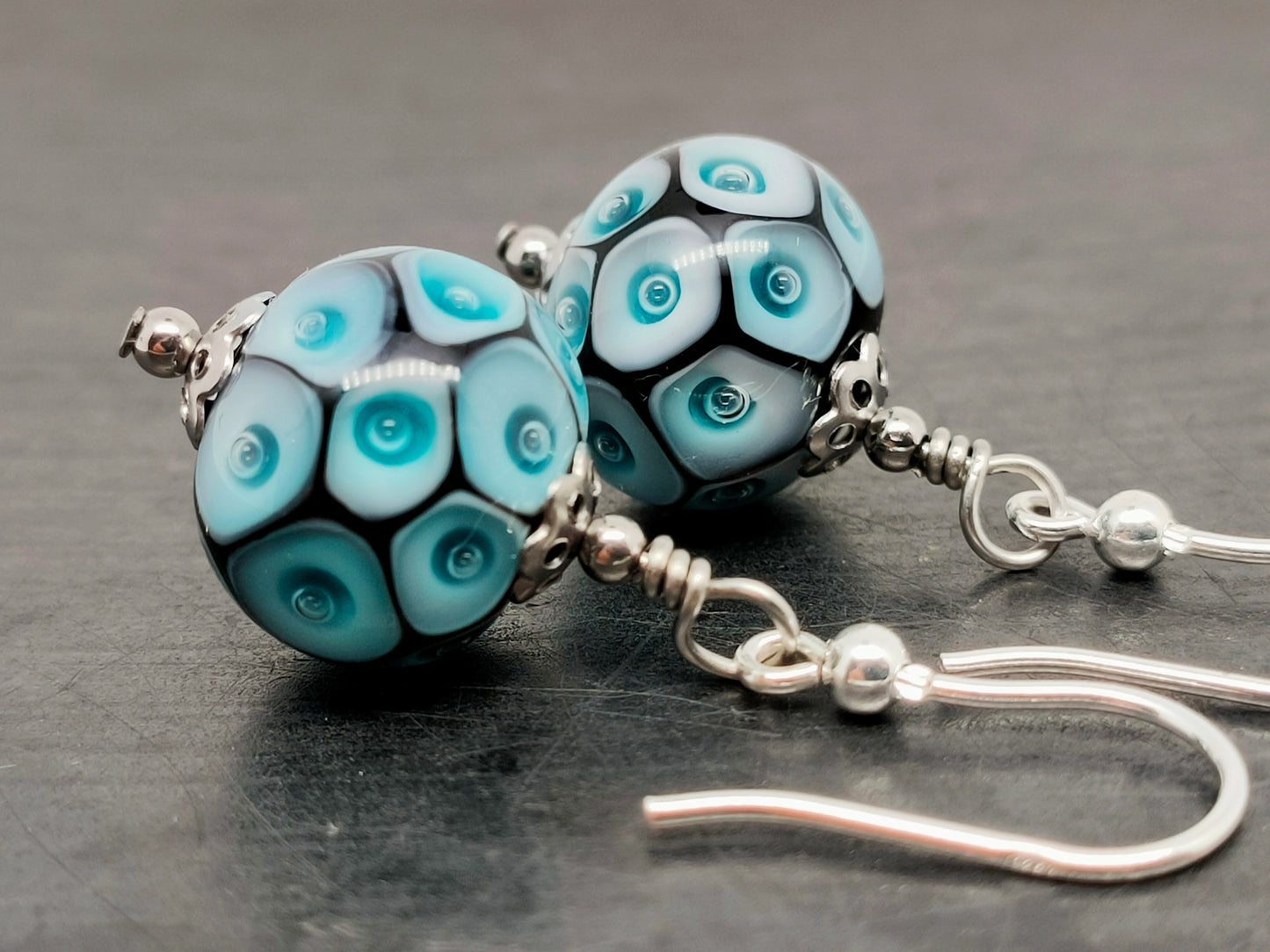 Boucles d’oreilles bulles vertes et crochet simple en argent