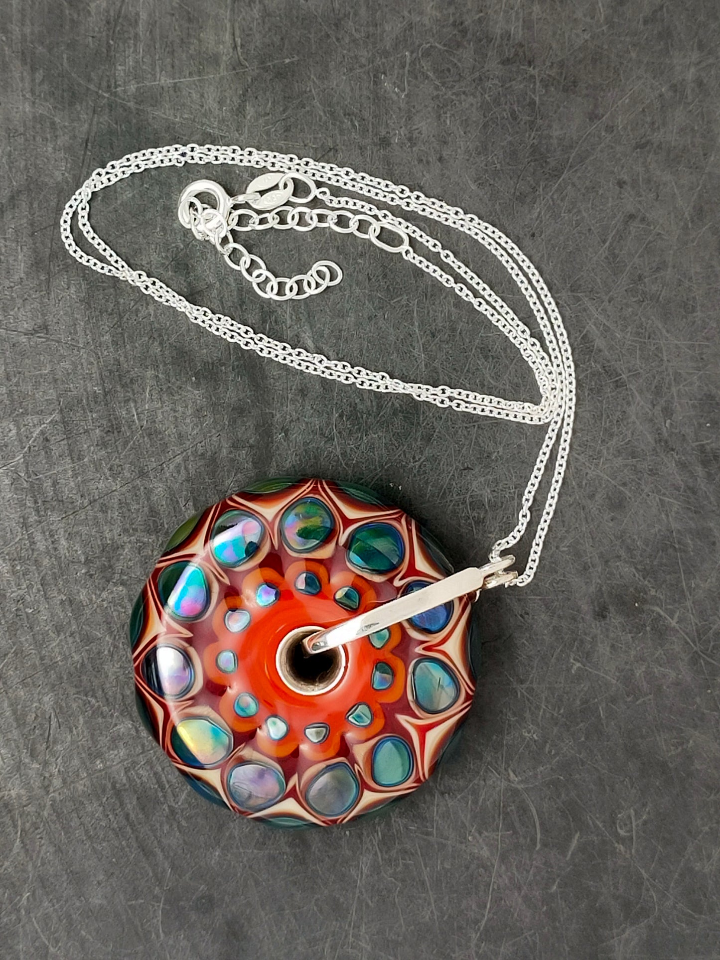 Pendentif Mandala Orange et Vert Irisé