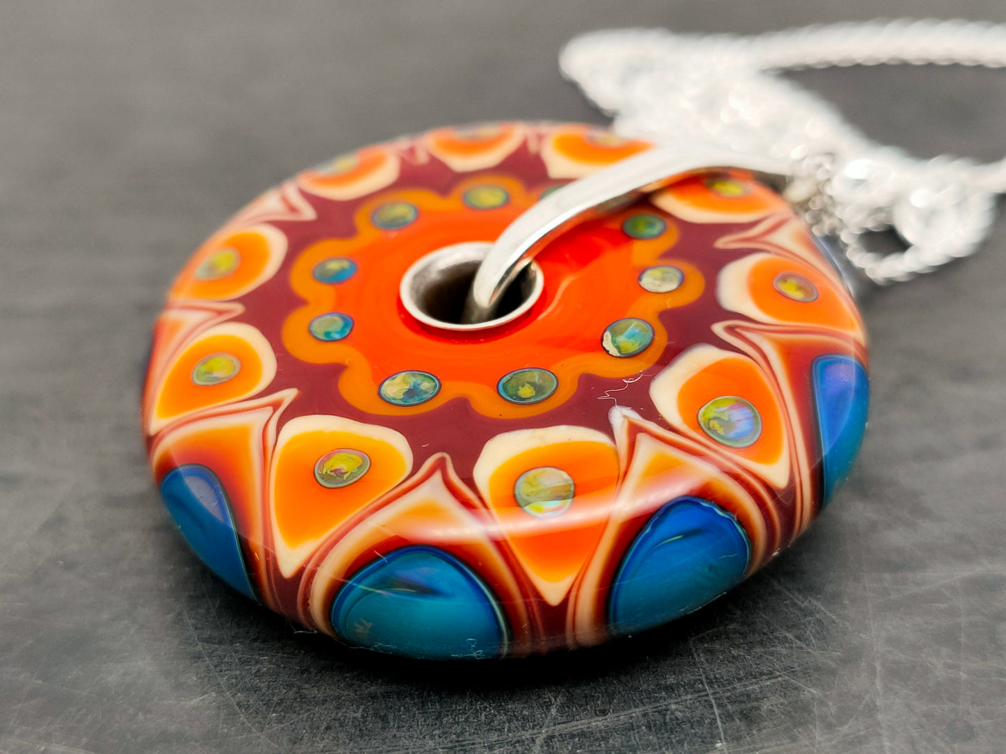 Pendentif Mandala Orange et Bleu