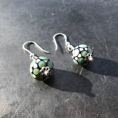 Boucles d'oreilles verre réactif crochets argent