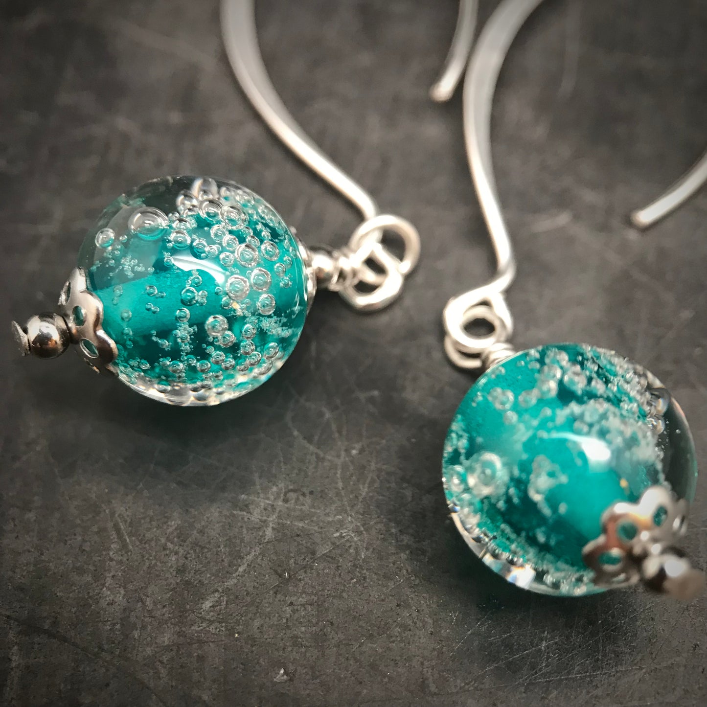 Boucles d'oreilles bleues turquoise à bulles